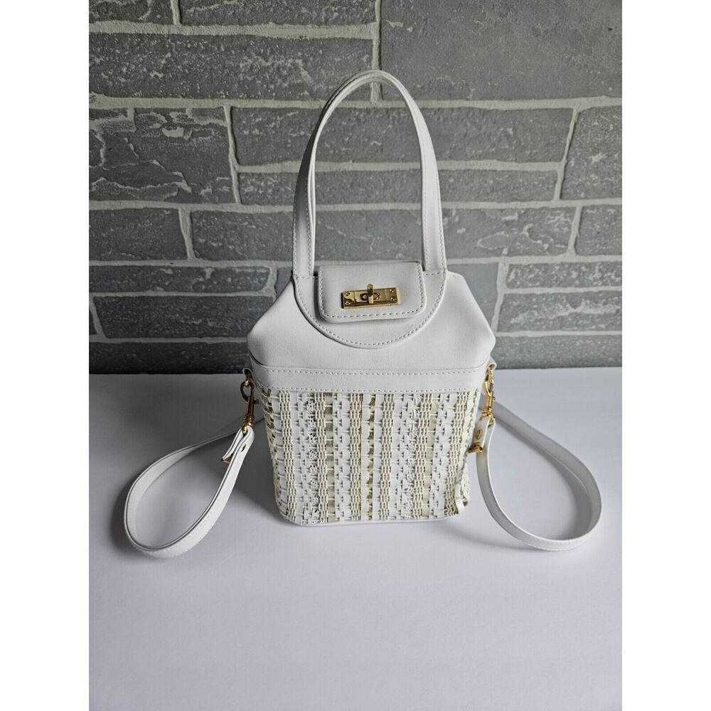 Cute Vintage 80's Warren Reed White and Gold Handbag with removable strap